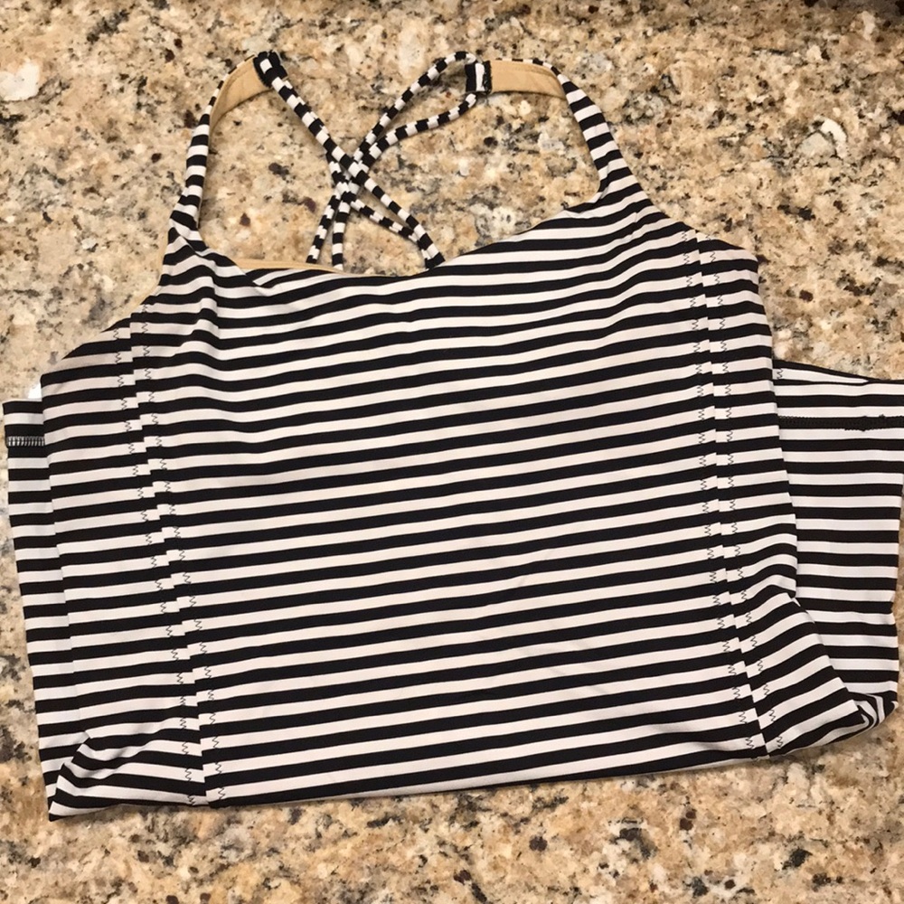 Lululemon crisscross workout tank size 6
